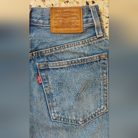 Levi's denim skirt - Picture 2 of 6